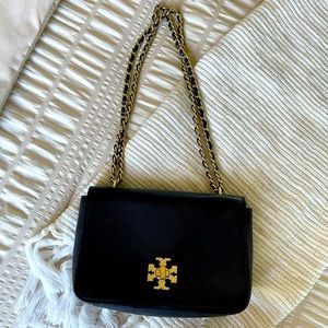 Tory Burch Mercer Pebbled Leather Chain Crossbody Wallet Black Gold